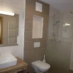 U. Knauss Apartment *